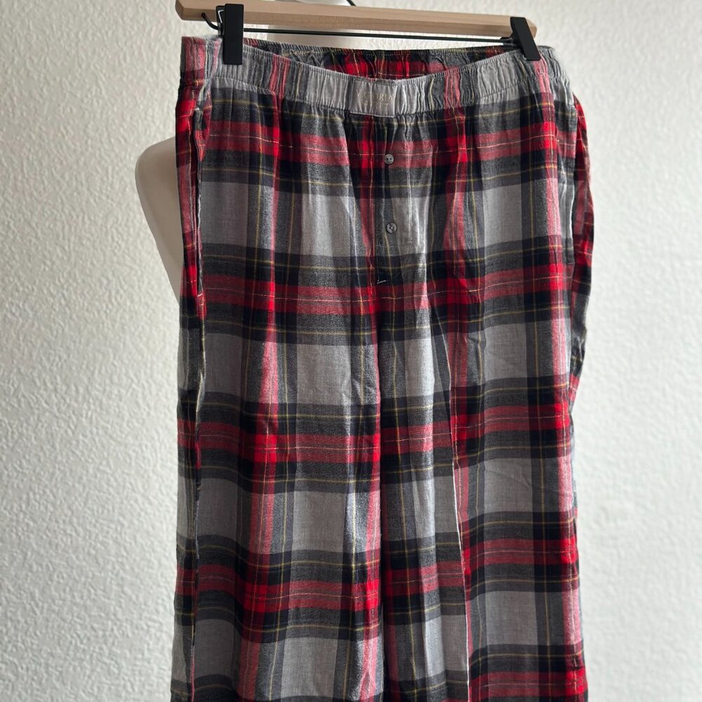 Victoria’s Secret Gray Top & Plaid Pajama Pants Set – Size Large - Picture 10 of 14